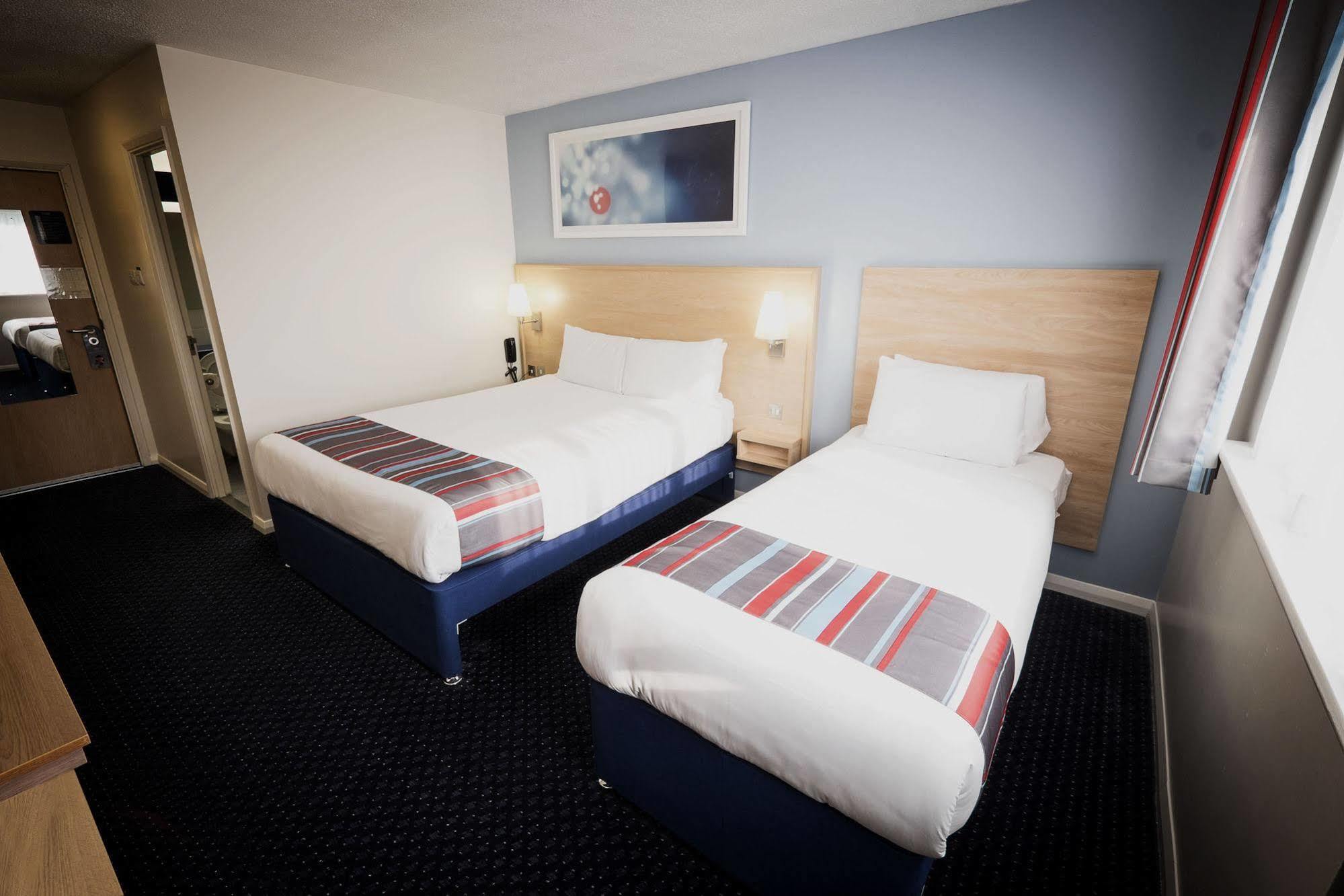 Travelodge Dublin Airport North 'Swords' Esterno foto